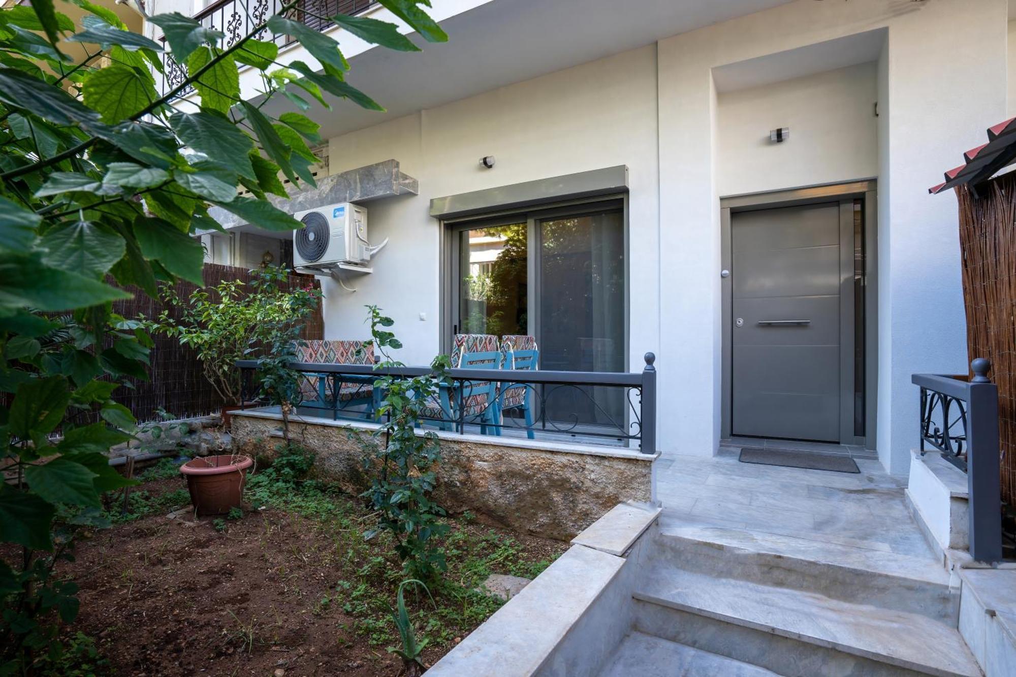 Spacious And Beautiful House Piräus Exterior foto